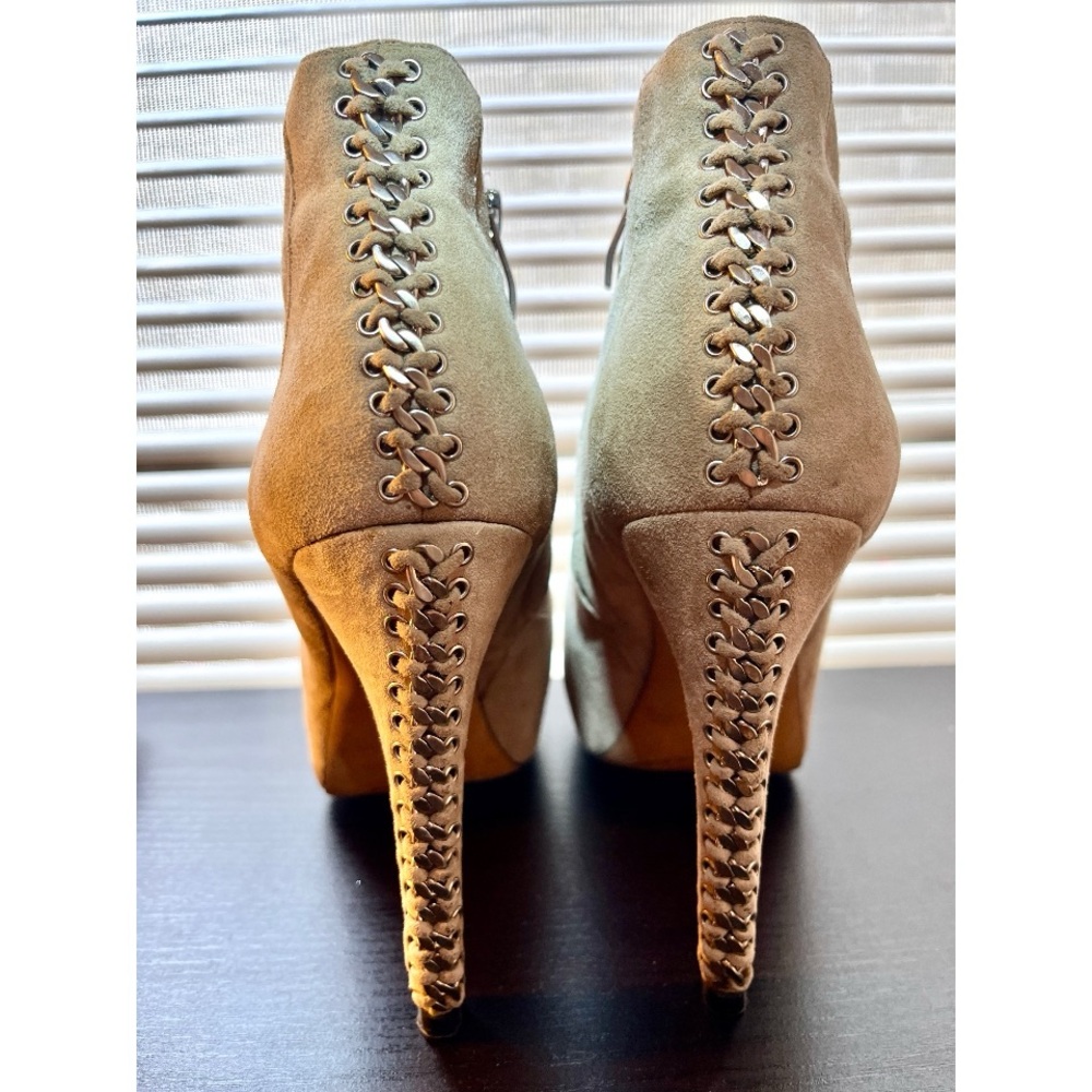 Unique Vince Camuto Beige Platform Booties Heels 8.5
